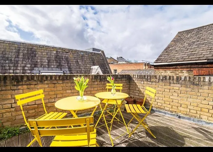 Sunny Roof Terrace 3 Bed Apartment Clapham