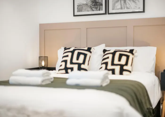 Stylish I Extended Stays I Free Parking