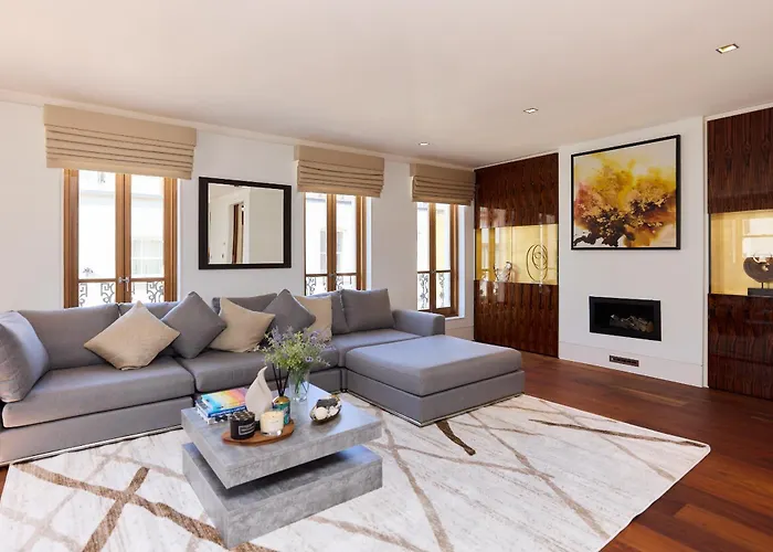 The Radnor Mews Residence - Stylish 3Bdr Mews House