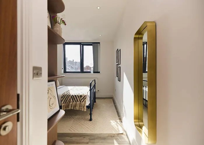 The Harlesden Place - Modern 3Bdr Flat With Balcony