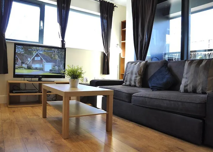 Beautiful 4-Bedroom Flat In London Bridge/Borough!