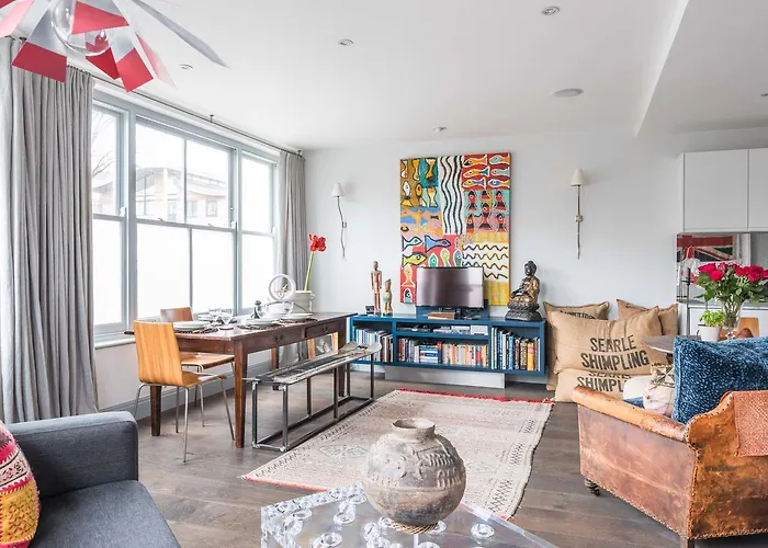 Classic Hammersmith Home By Ravenscourt Park