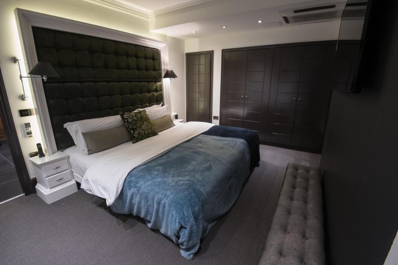 The Exhibitionist 5* London