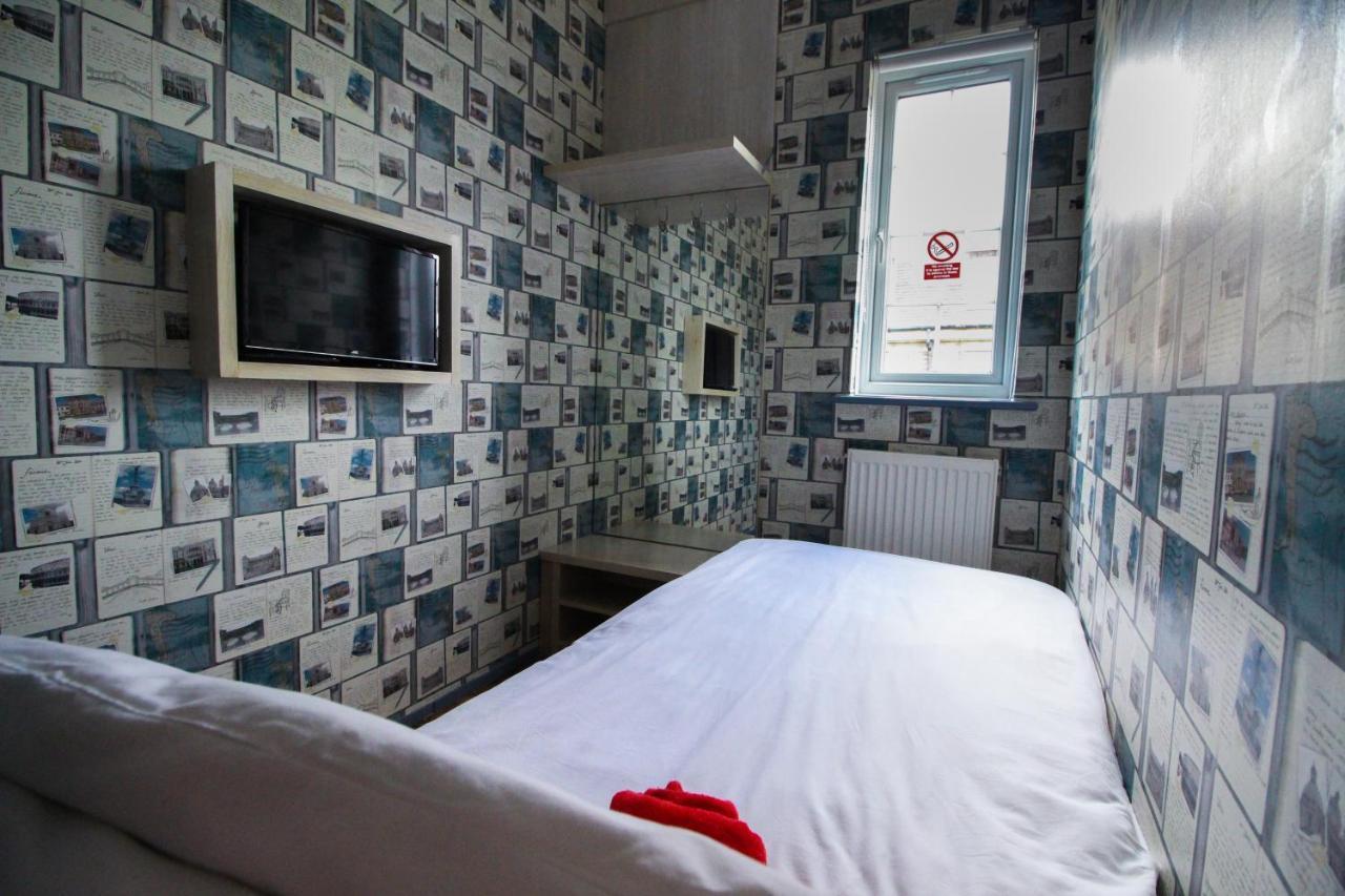Backpackers Youth Hostel *