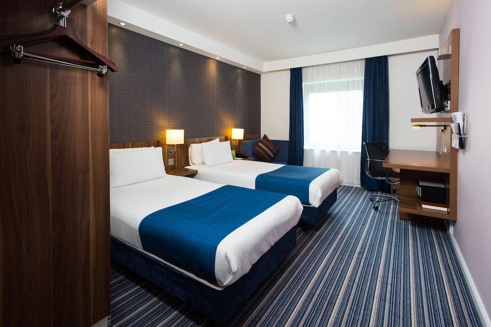 Holiday Express London-wimbledon-south, An Ihg Hotel 3*