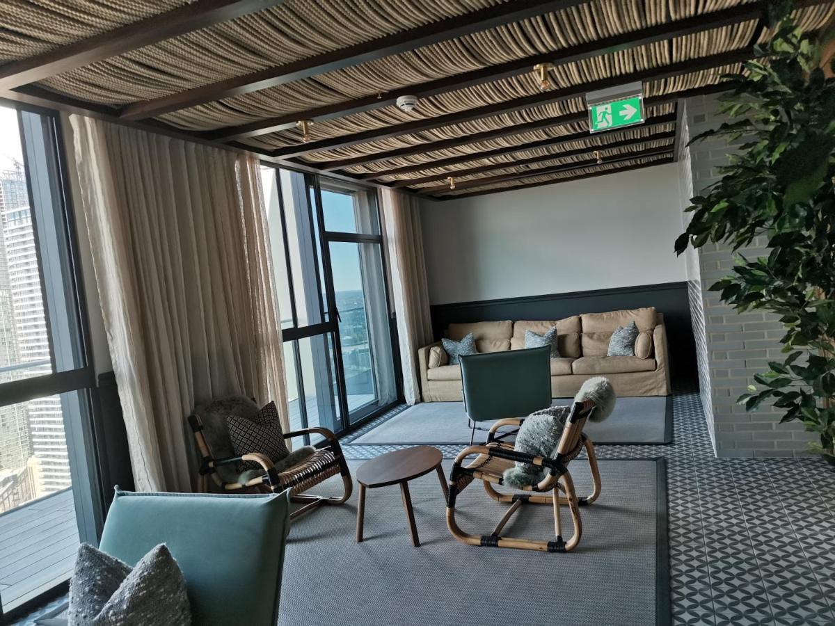 Charles Hope Canary Wharf South Quay Leilighet London