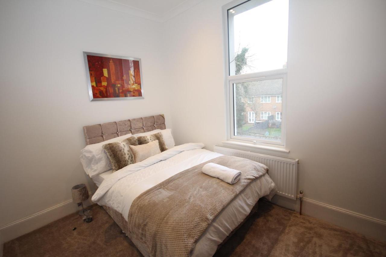 Great West Road Flat C London