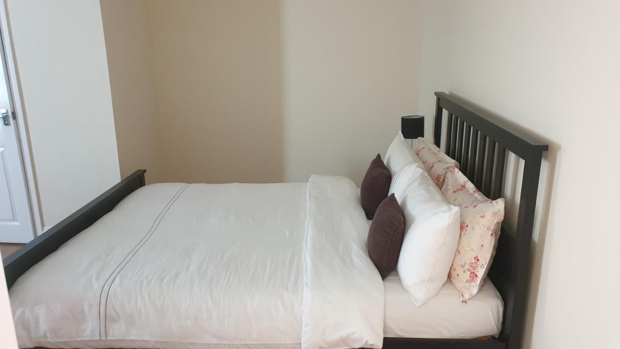 Privat overnatting Guess Bungalow Wembley *
