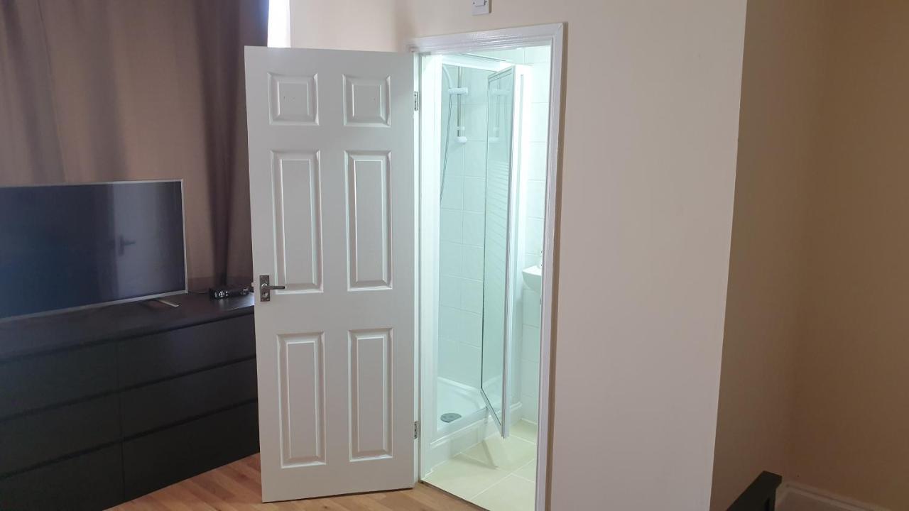 Guess Bungalow Wembley Privat overnatting London