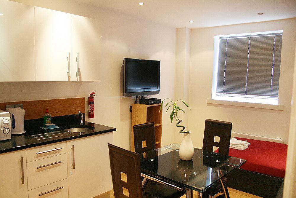 Hyde Park Apartment *