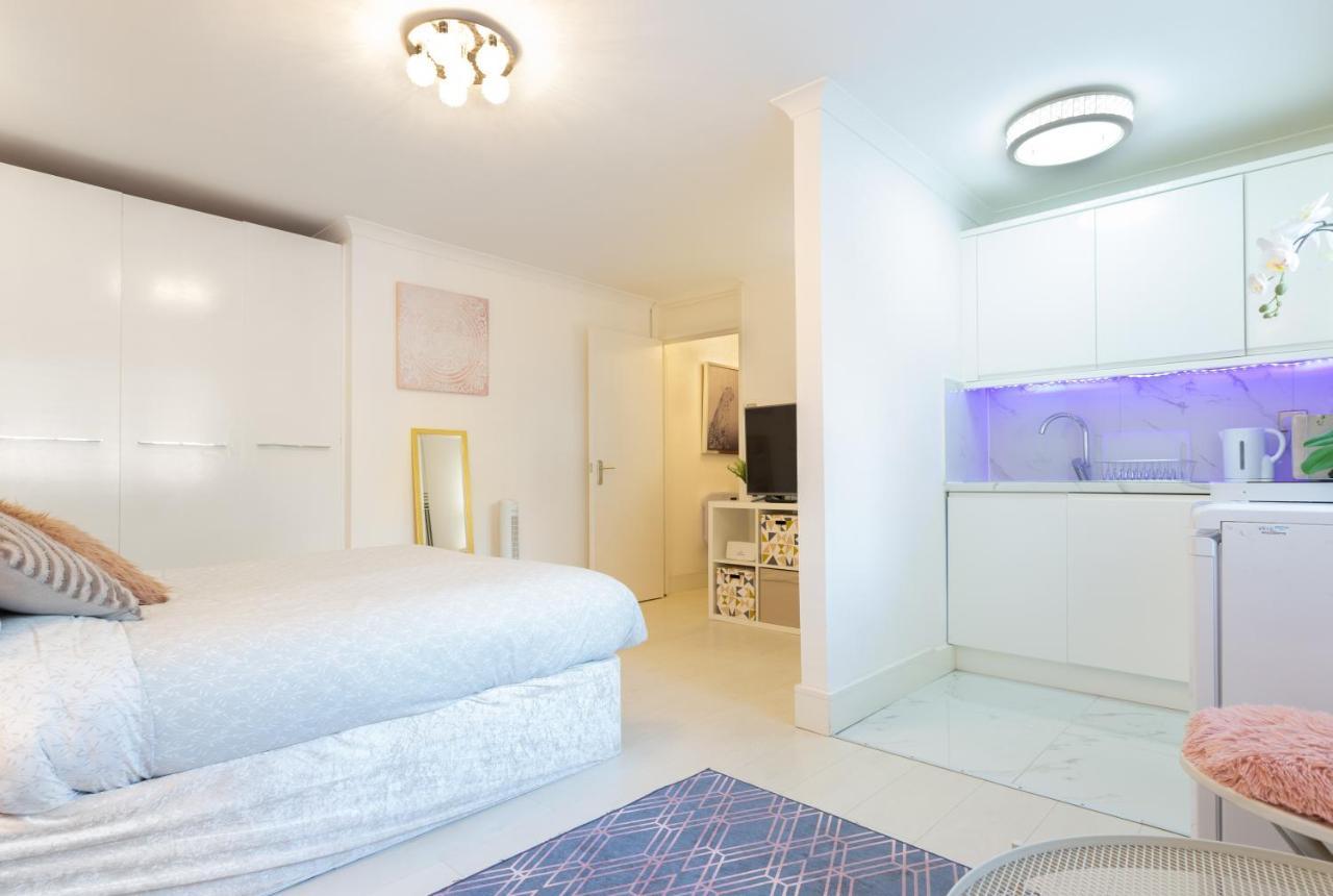 Modern Close To London