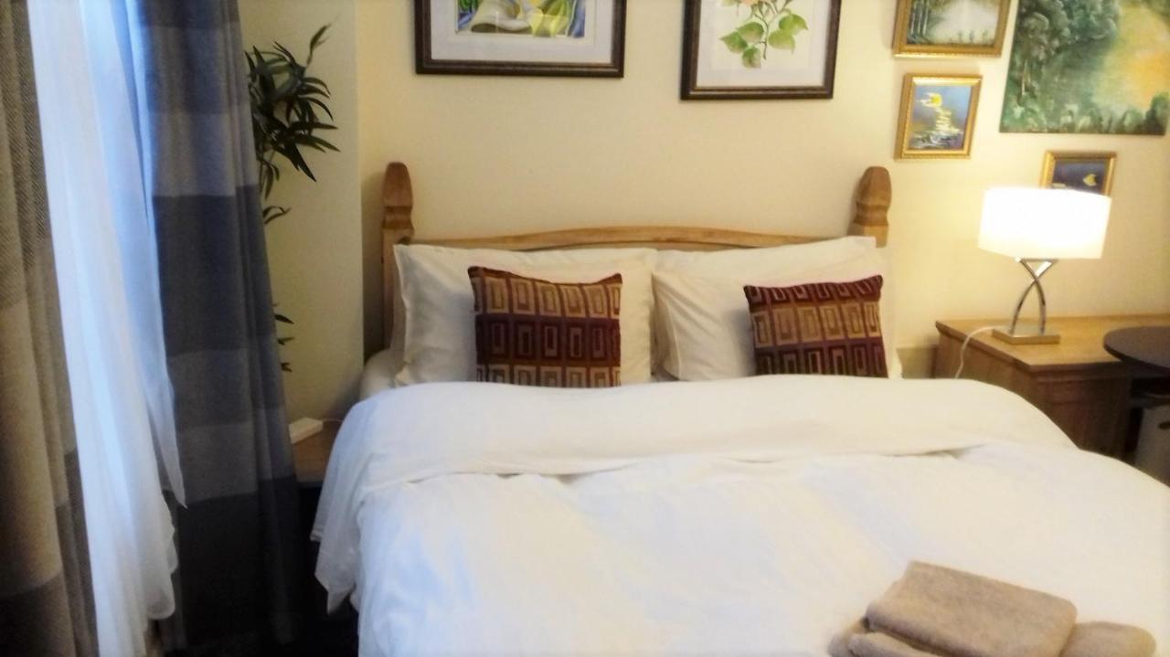 Double With Private Bathroom In Flat Centre Rum i privatbostad London