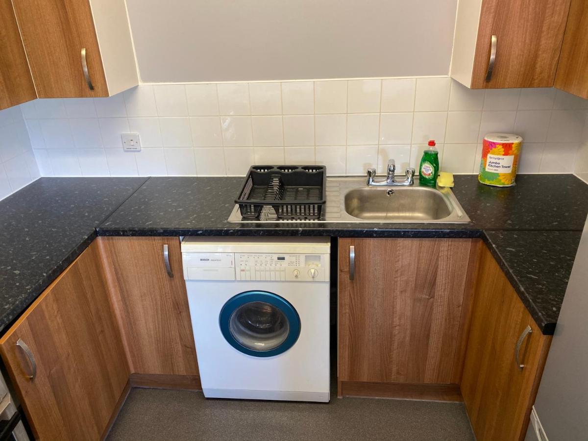 Spacious Neat Penthouse With Great View In * Londen