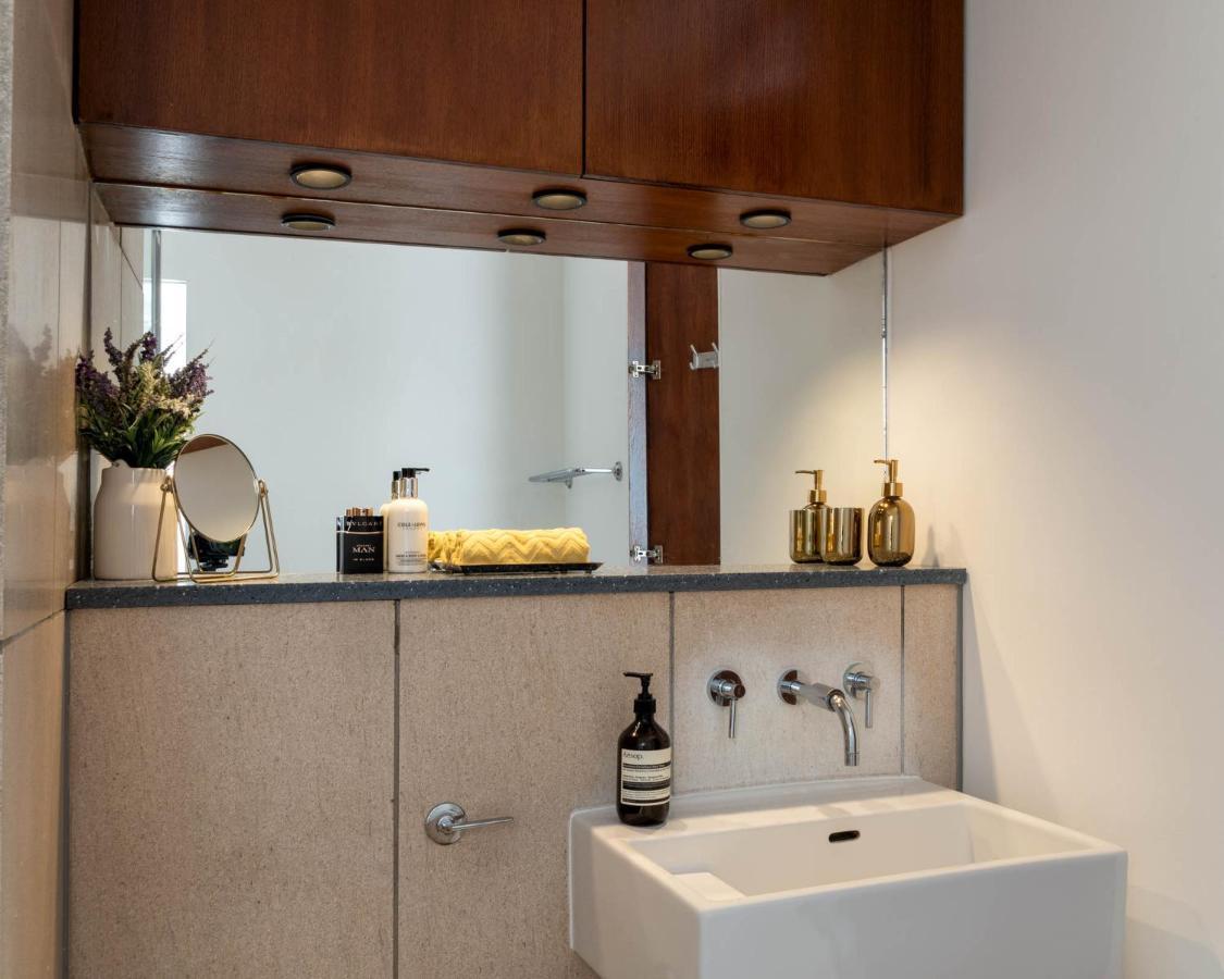 D8 - Hoxton Square Penthouse * London