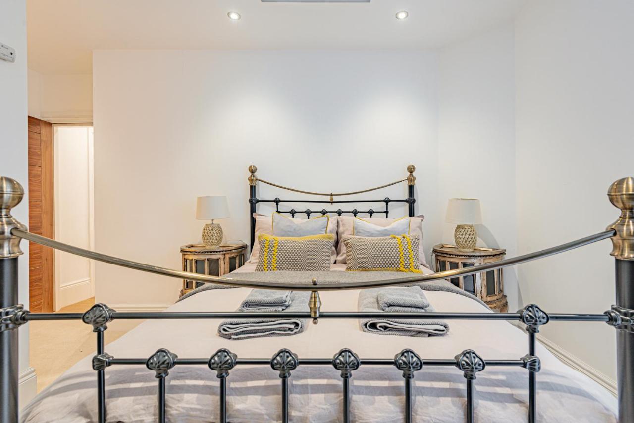 Arcore Premium Shaftesbury Avenue *
