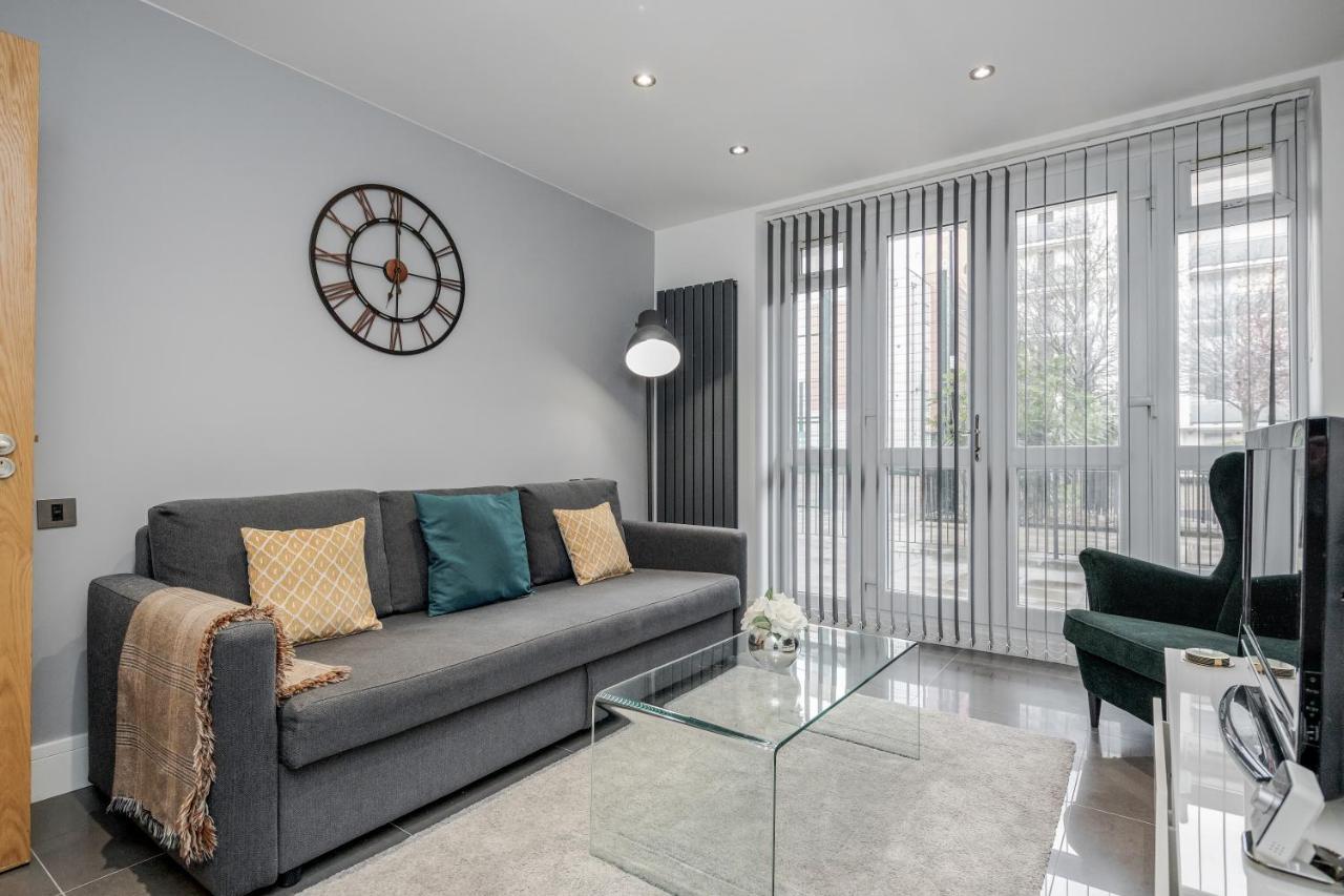 Luxury Chic Near Canary Wharf, Excel, O2 & Stratford Londra