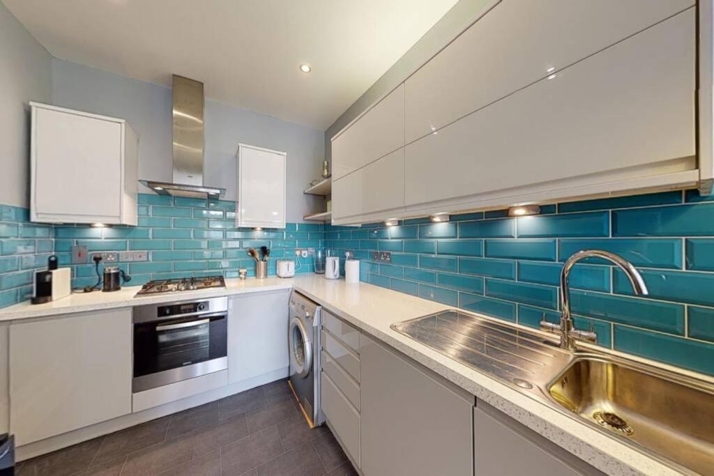 Modern 2 Bed Flat - The Black Dog Pub - 6 Mins From Vauxhall Station * London