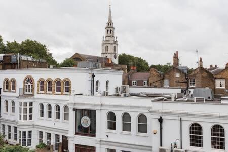 Lägenhet Woodbridge House London