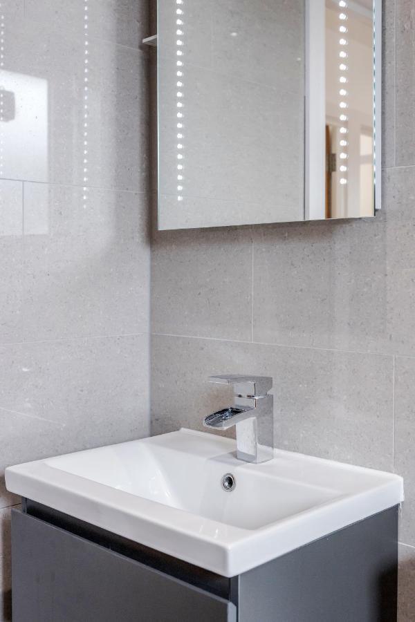 Luxury Chic Near Canary Wharf, Excel, O2 & Stratford Londra