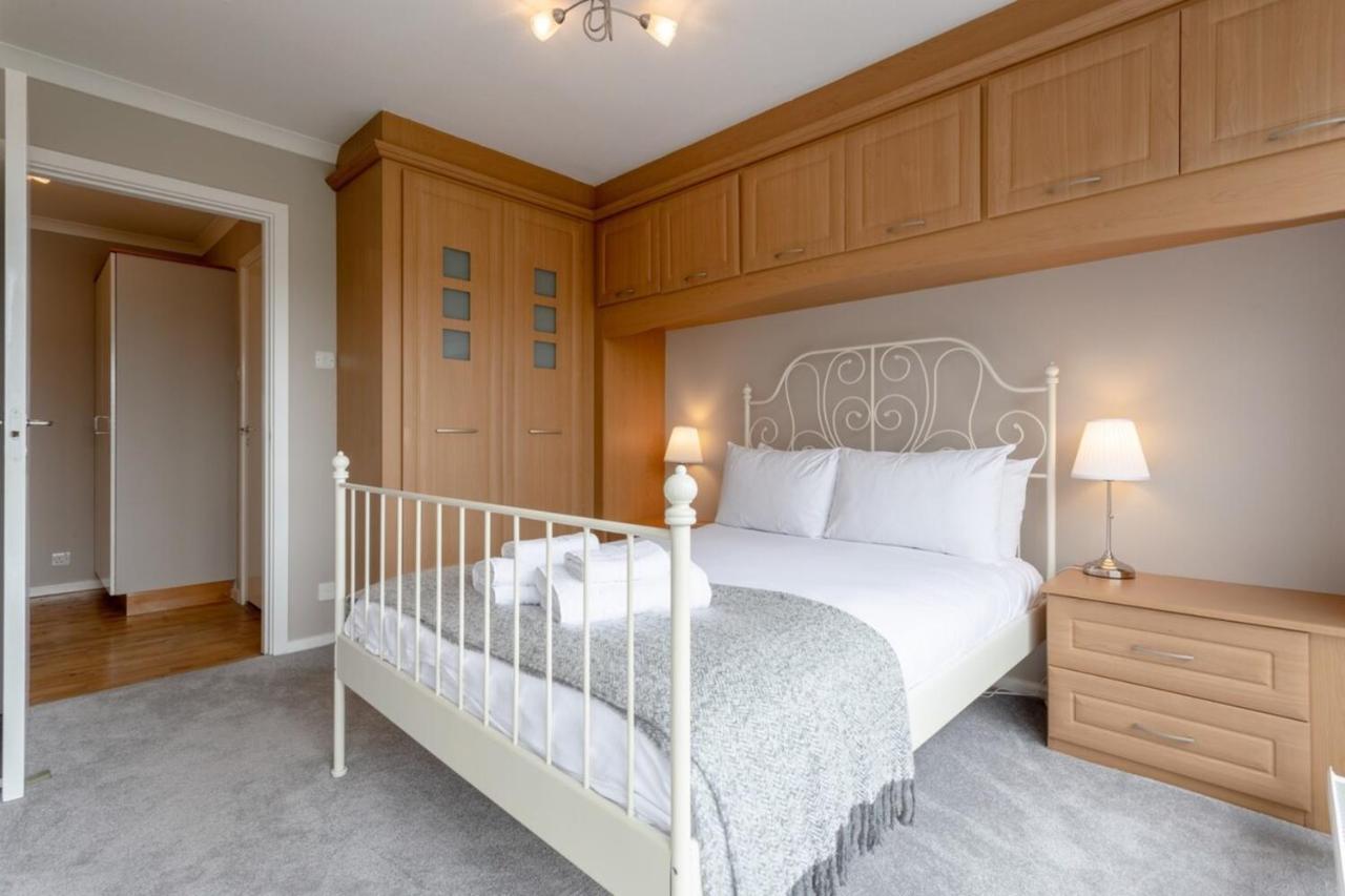 Bright Modern One-bed With Stunning View Of Thames Appartement Londen