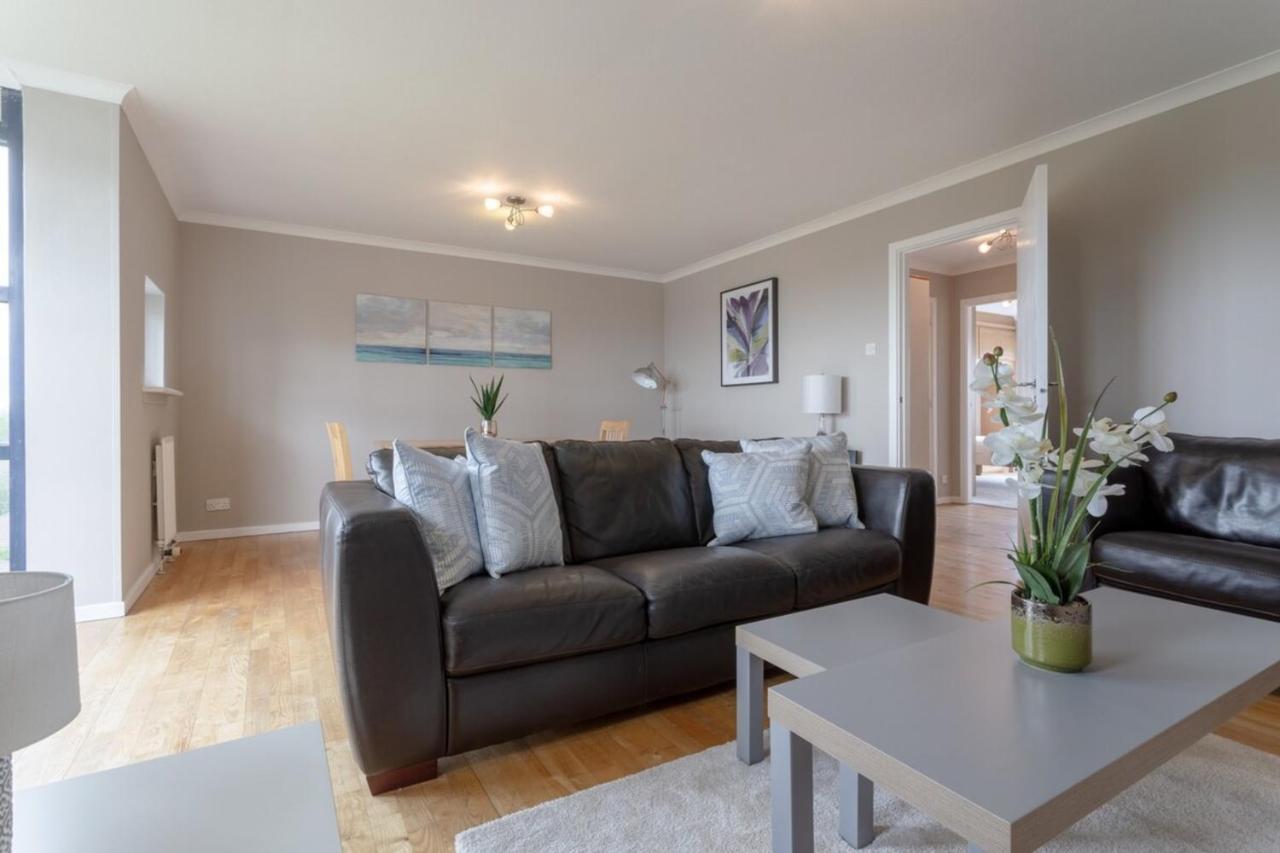 Bright Modern One-bed With Stunning View Of Thames Appartement Londen