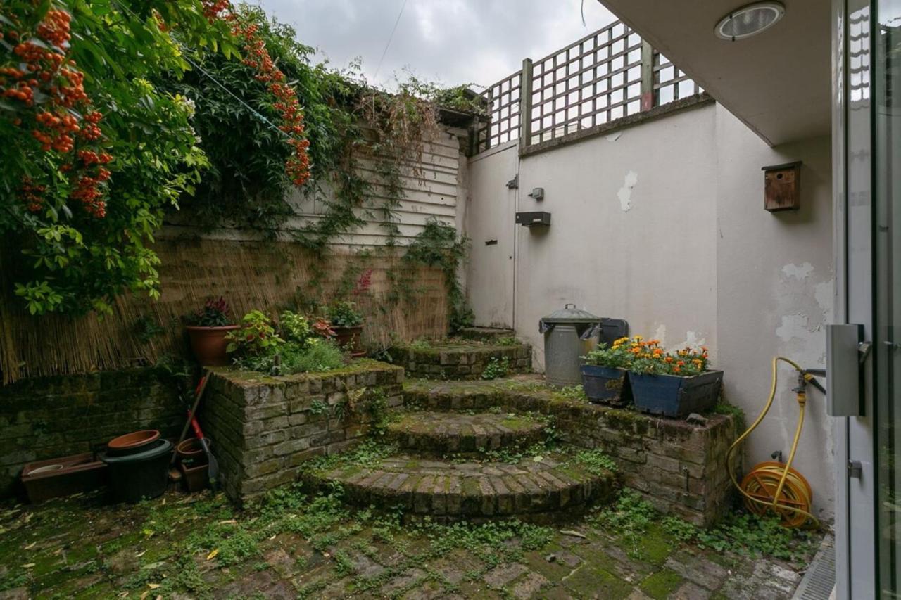 Fantastic And Bright 1 Bedroom Garden Flat Appartement Londen