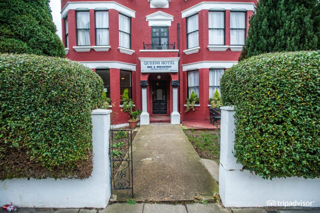 Queens Bed & Breakfast London