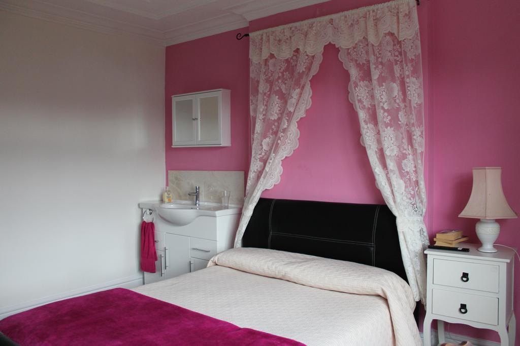 Saint Gabriel'S Road Guesthouse London