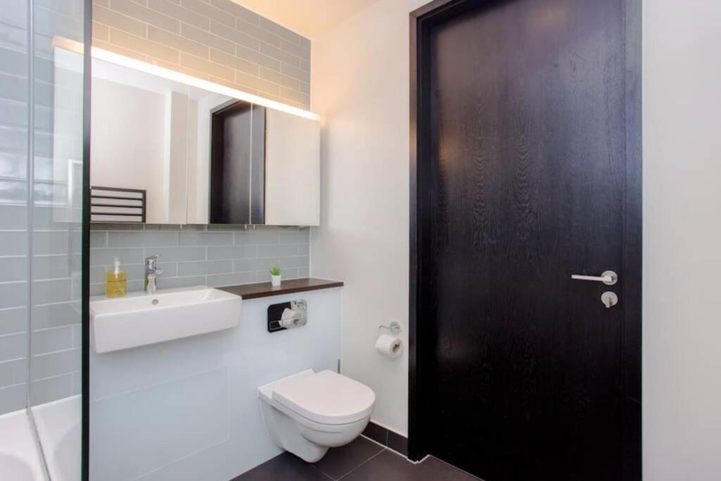 Modern With Views Appartamento
