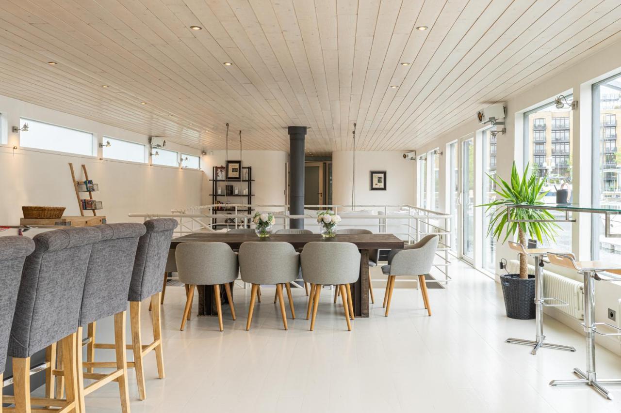 Charming Houseboat Featuring A Sauna Lägenhet *