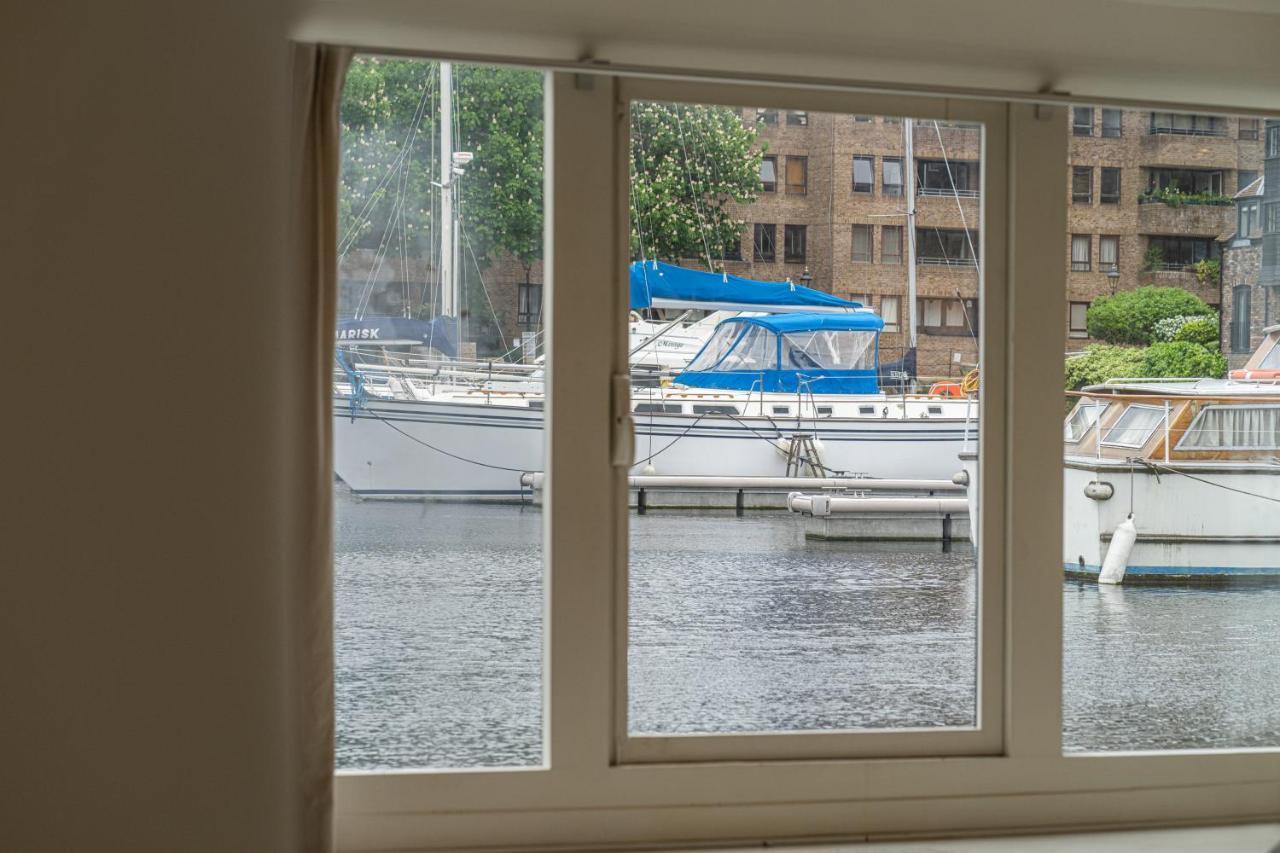 Lägenhet Charming Houseboat Featuring A Sauna