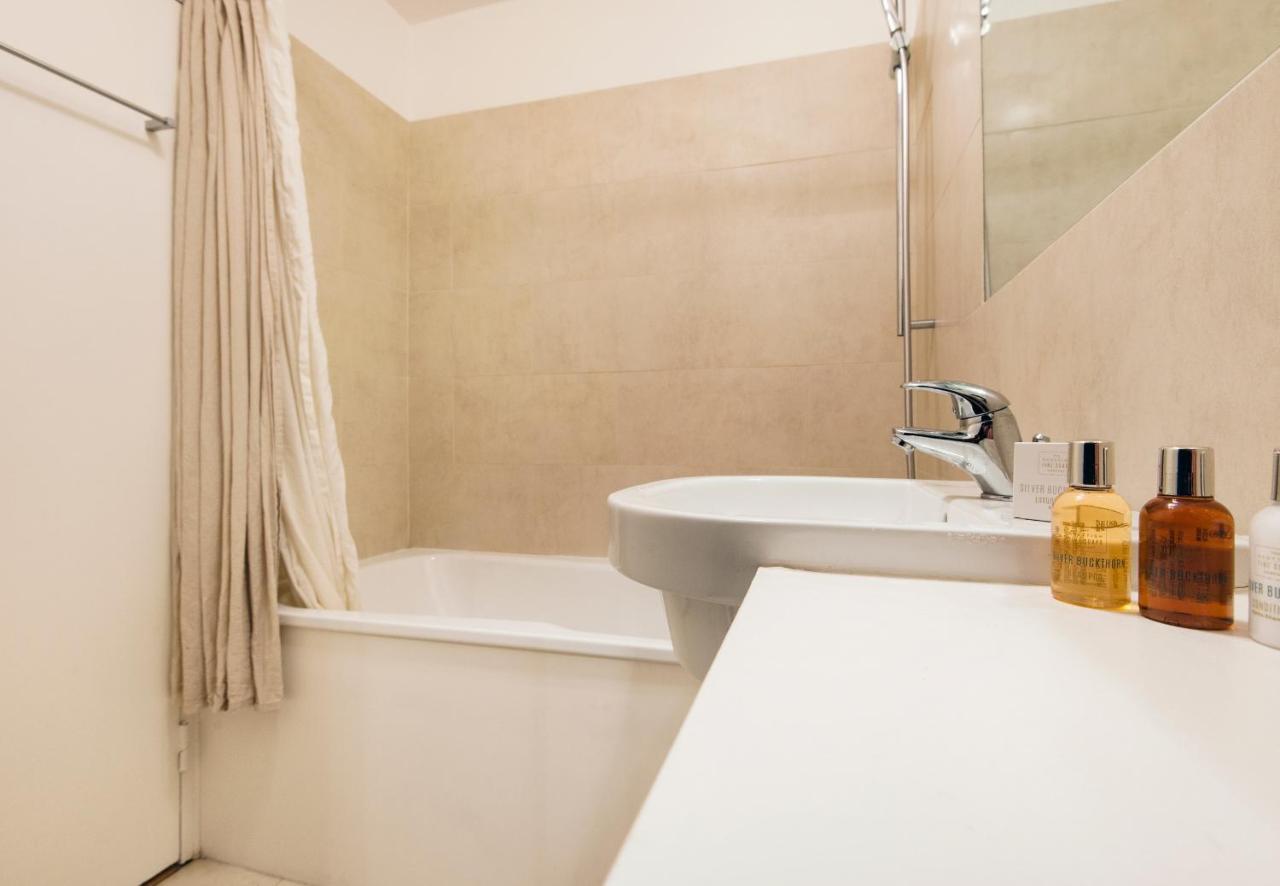 Lovely Flat In Literary By Underthedoormat London