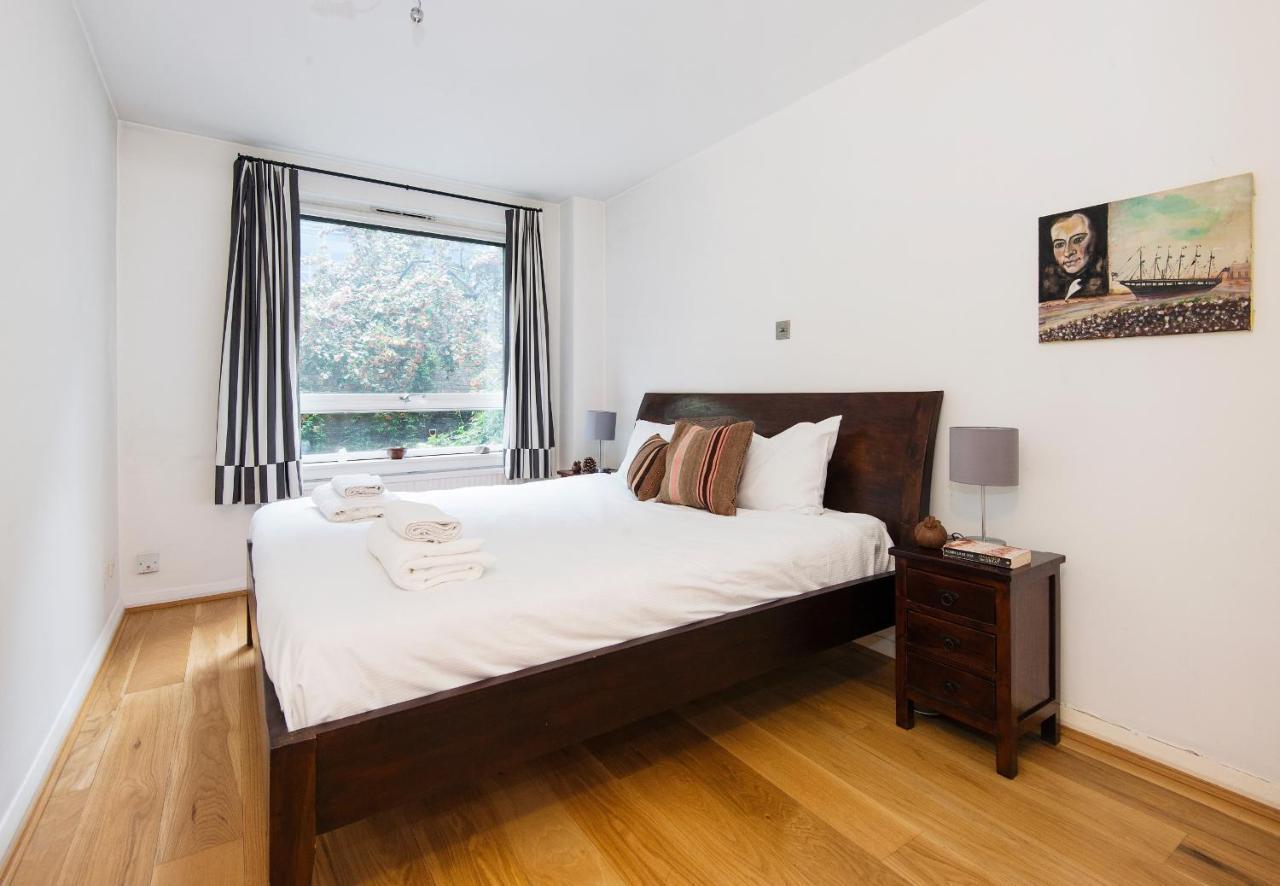 Lovely Flat In Literary By Underthedoormat Apartment