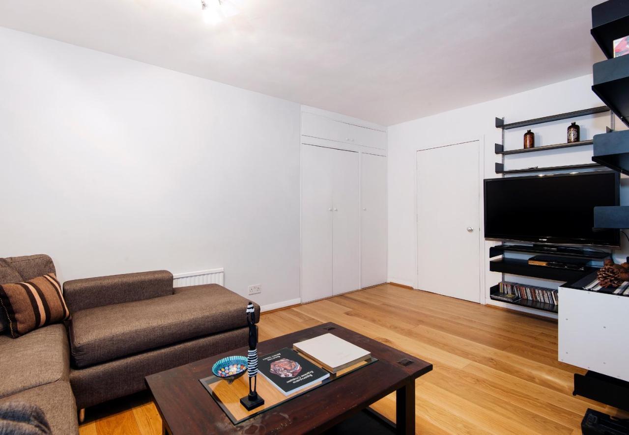 Lovely Flat In Literary By Underthedoormat London