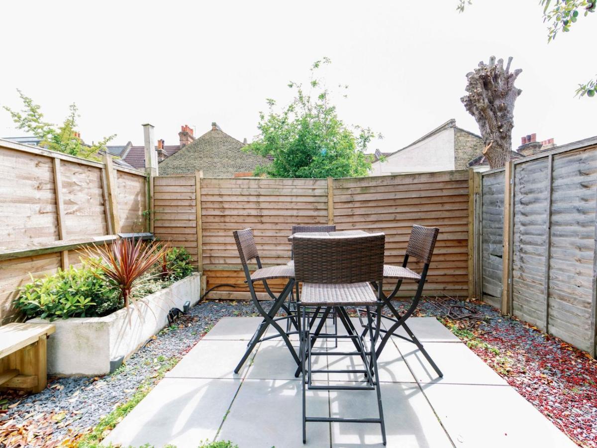 Pass The Keys Recently Renovated 1br Flat With Private Garden In South Appartement