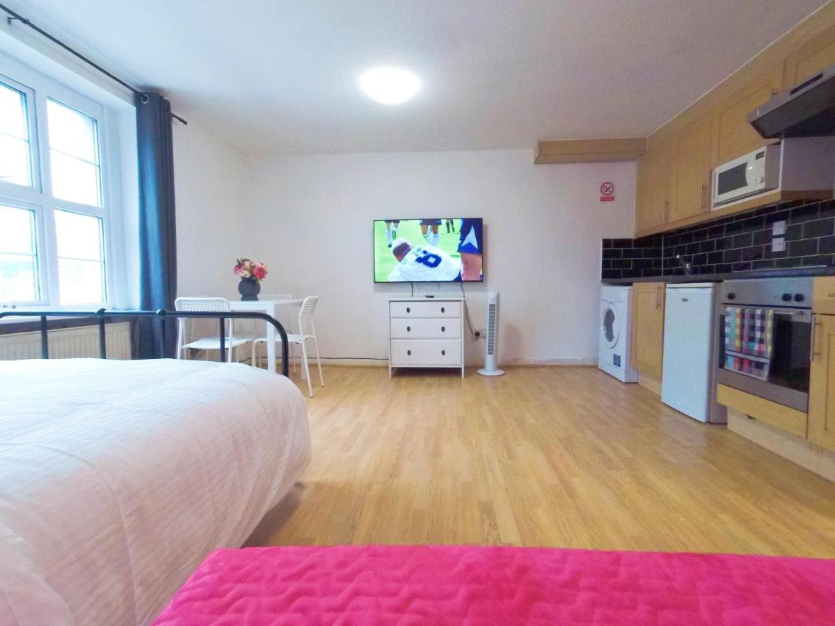 Luna 218 Flat 3 At Marble Arch Apartment