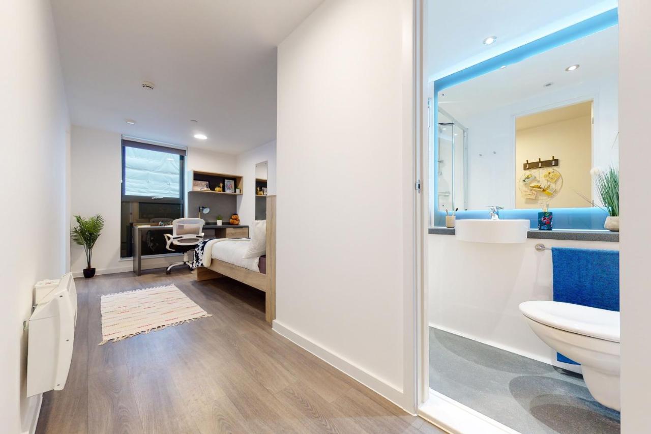 For Students Only Private Bedrooms With Shared Kitchen, And At Canvas Walthamstow In *