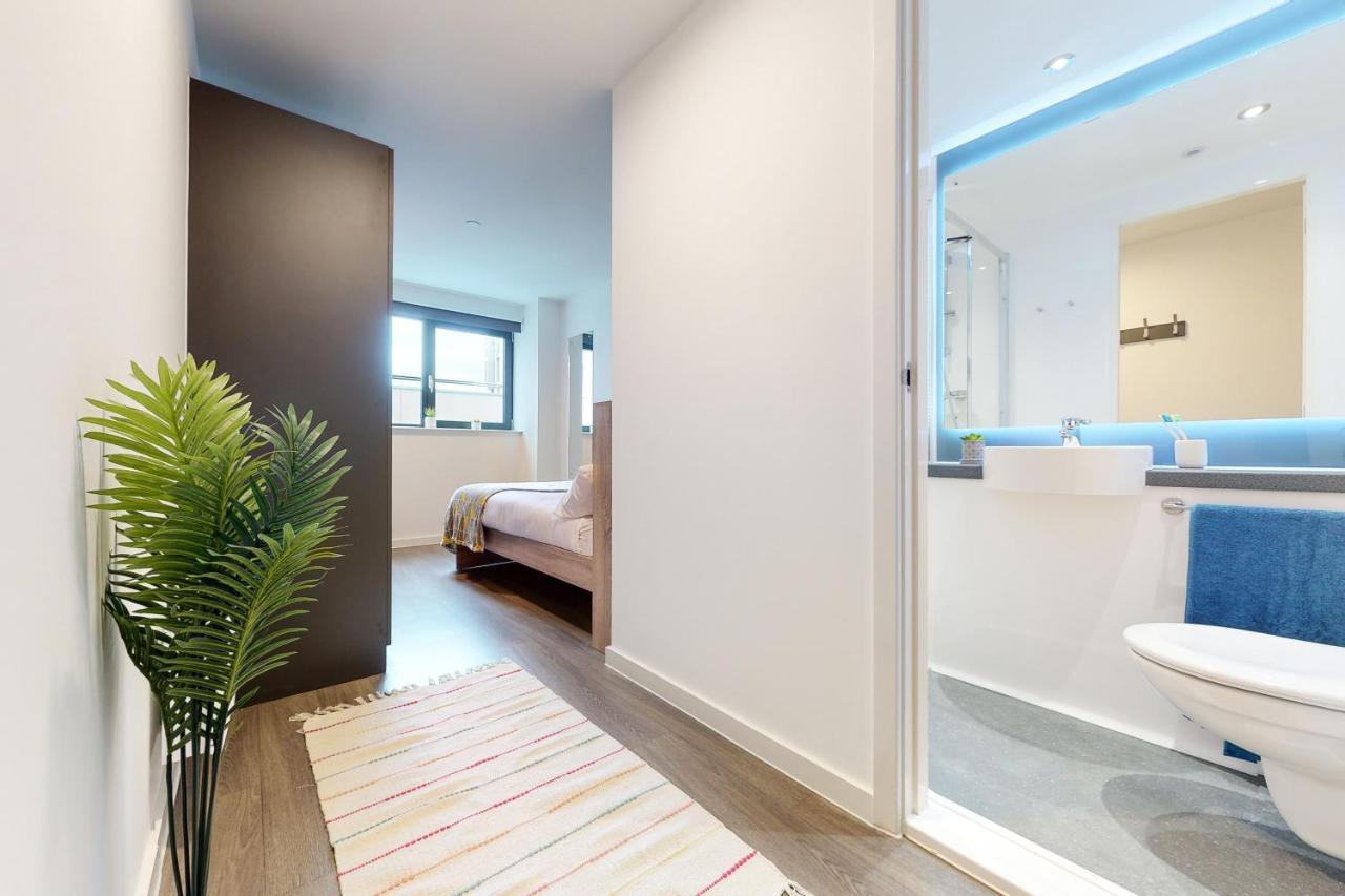 Studios And Cozy Ensuites With Shared Kitchen At Canvas Wembley Apartments Apartment