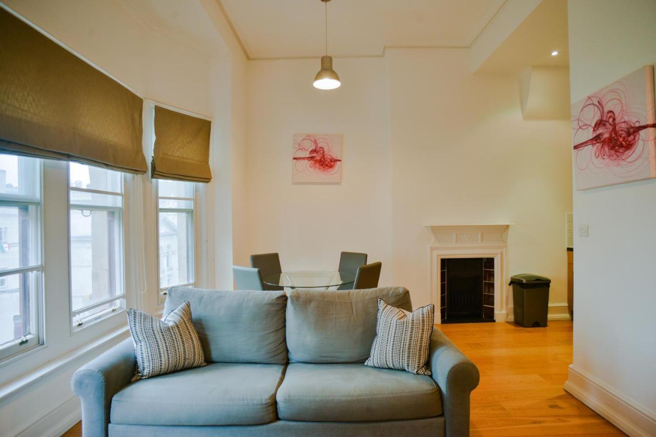 Leicester Square Apartment *