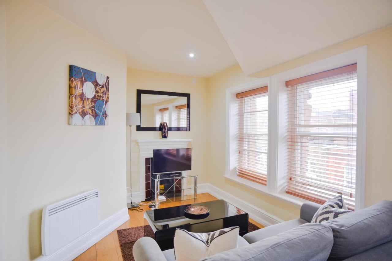 Leicester Square Apartment *