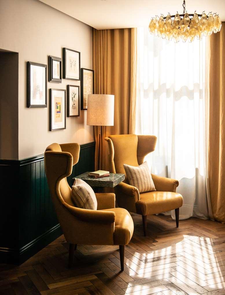 Native Hyde Park 4*