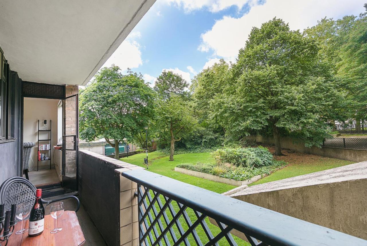 Veeve - Thirties Icon By Sadler's Wells Apartment London