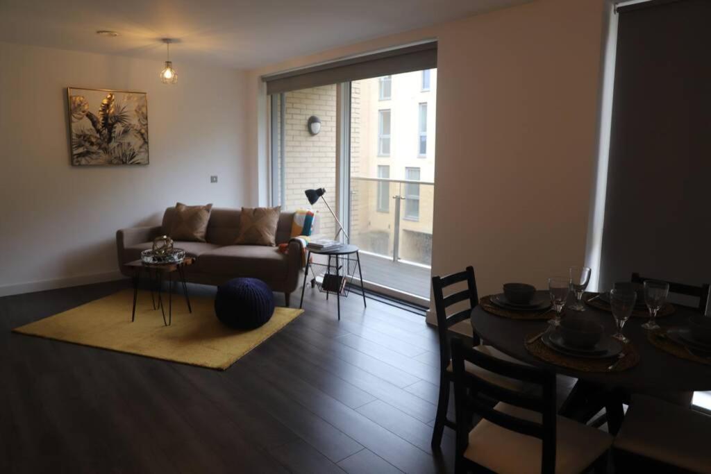 Apartment Beautiful 2Bed Apartment 5 Mins From London Bridge.