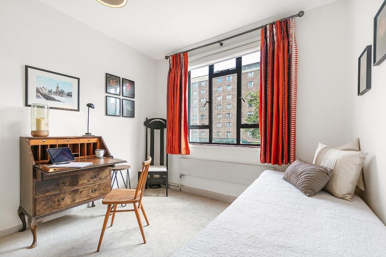 Veeve - Thirties Icon By Sadler's Wells Apartment *