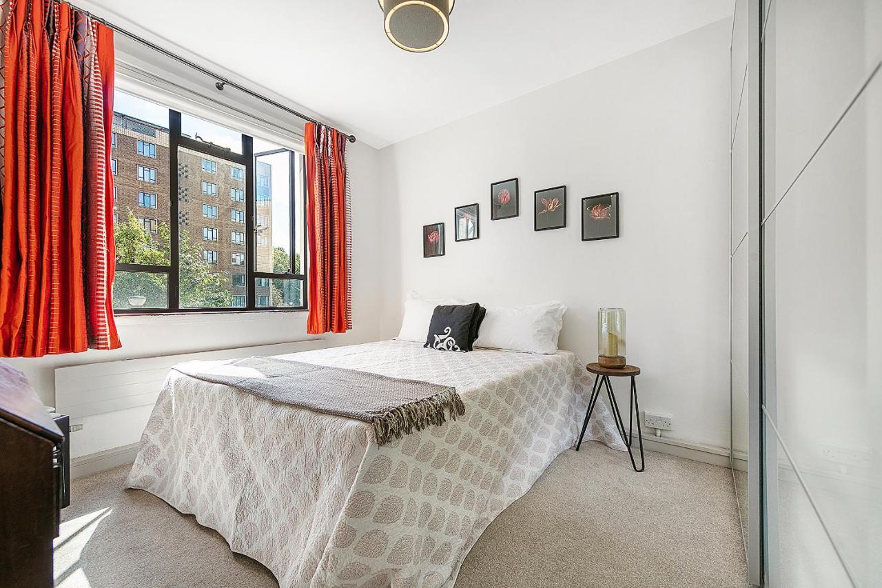 Veeve - Thirties Icon By Sadler's Wells Apartment London