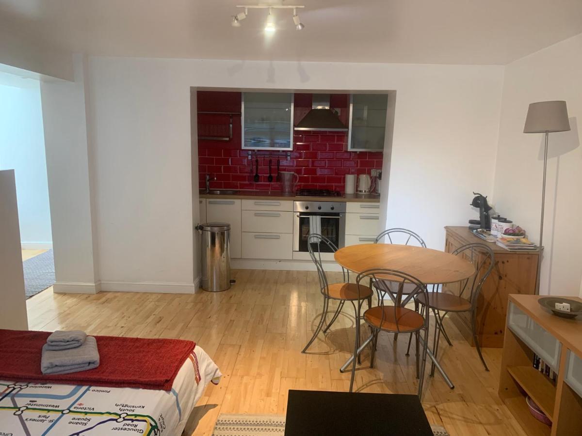 Cozy 1 Bedroom Basement Flat * Londen