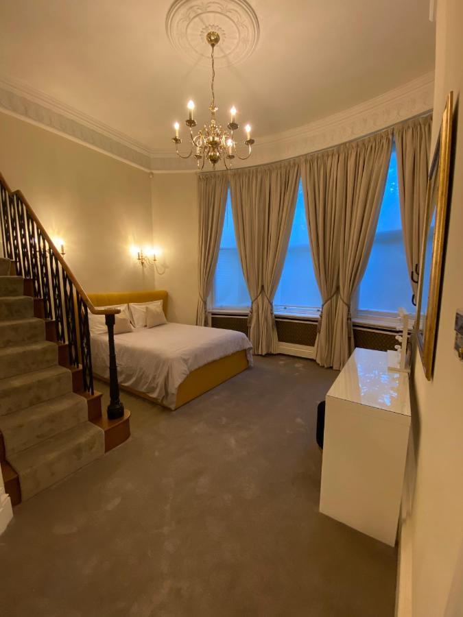 Kll Management- Hydepark Place Lägenhet