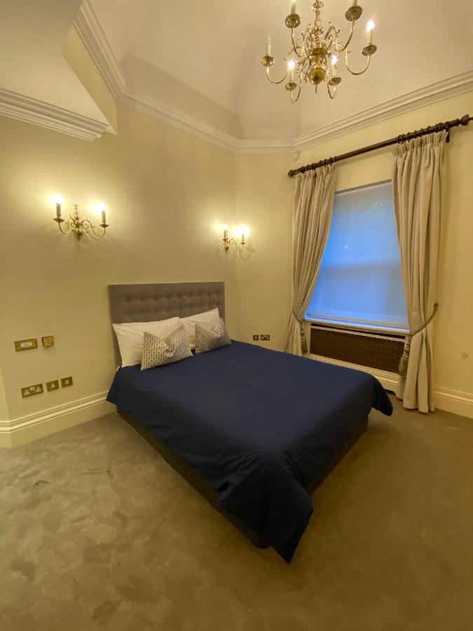 Kll Management- Hydepark Place Lägenhet London