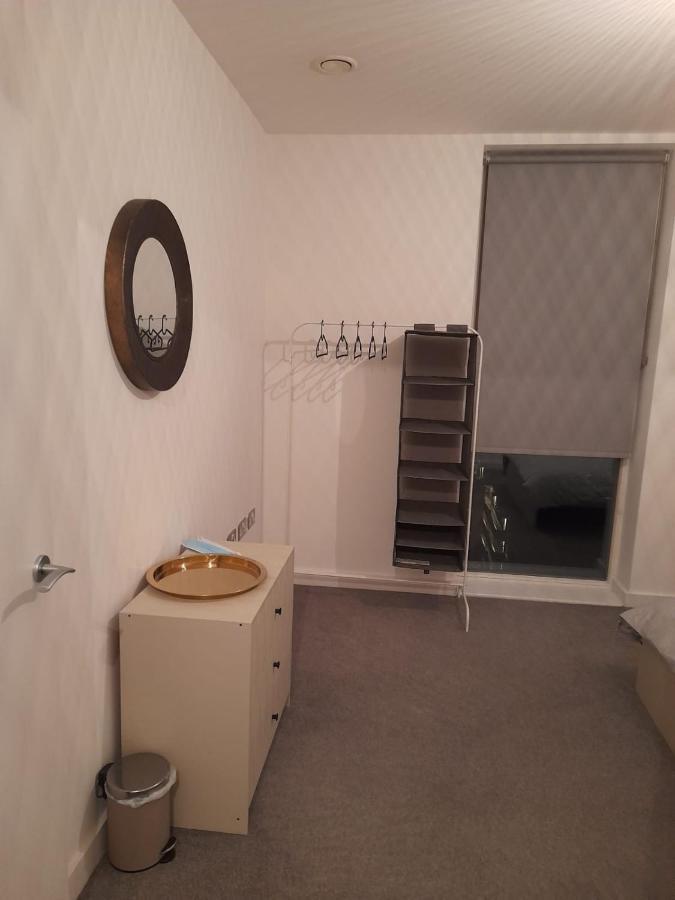Beautiful 2Bed Apartment 5 Mins From London Bridge. Apartment *