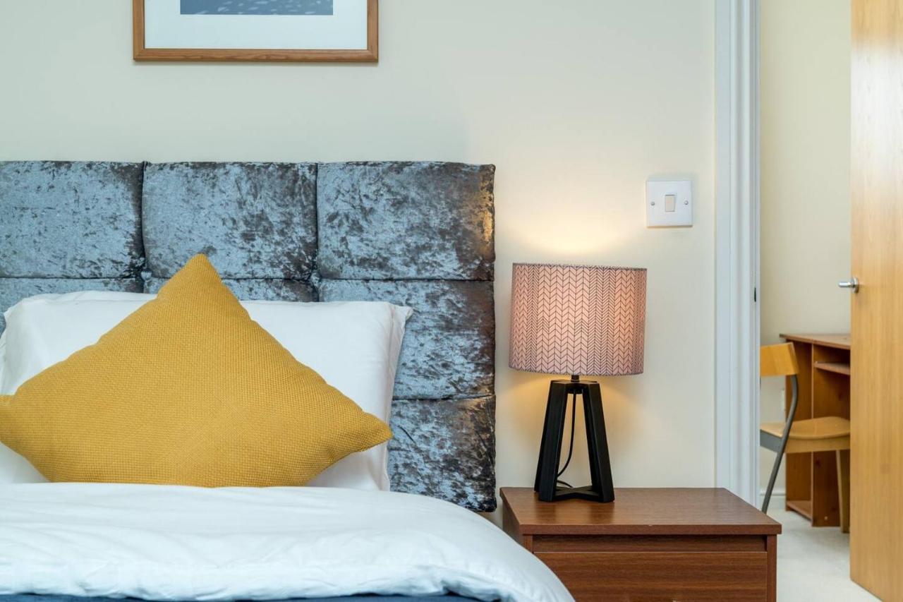 Cozy 2 Bed Flat Walking Distance From Excel Londen